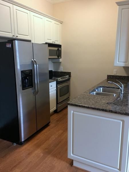 Building Photo - Grand Devine Condo