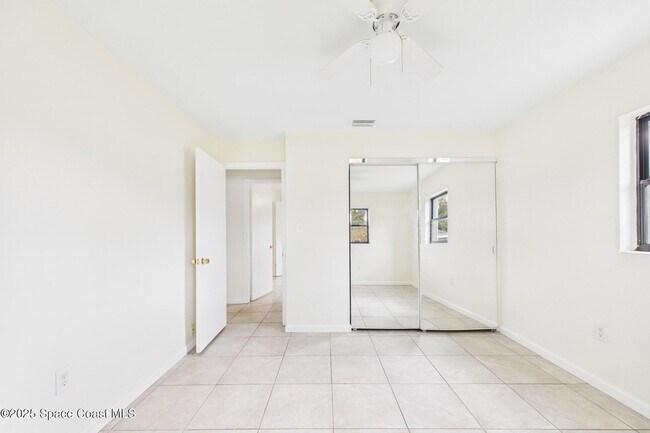 Building Photo - 4339 Plompton Dr