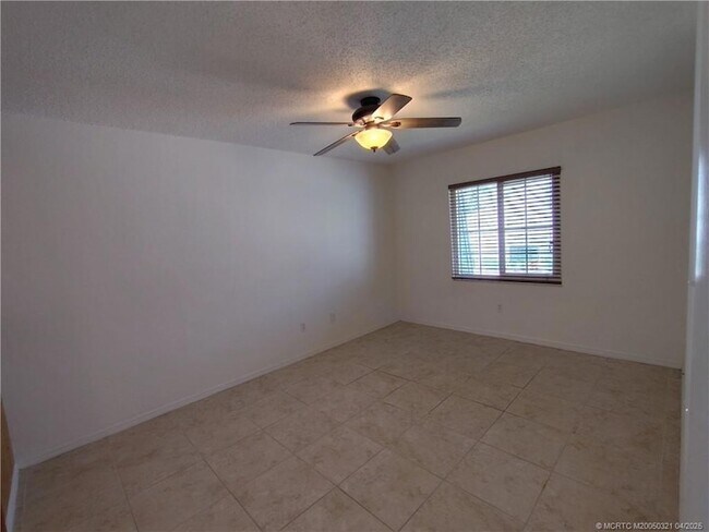 Building Photo - 950 S Kanner Hwy
