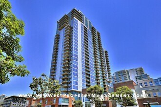 Building Photo - Stunning Fully Furnished East Village 2 Be...