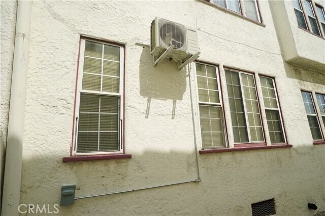 Building Photo - 1336 Elm St