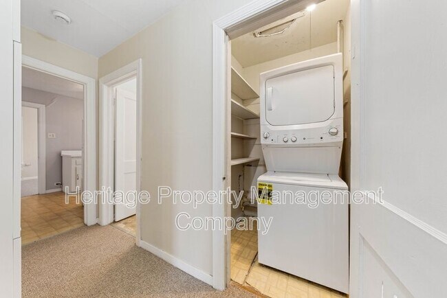 Building Photo - 231 Alexander Hamilton Dr