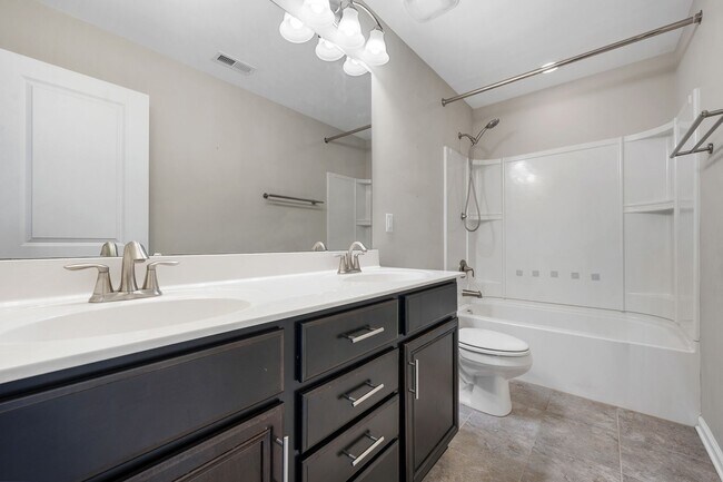 Building Photo - Beautiful 3-bedroom, 2.5-bath home in unbeatable Morrisville location