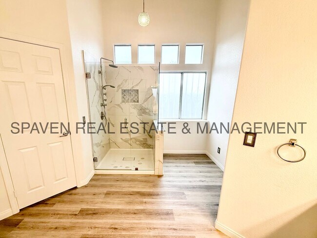 Building Photo - Charming Menifee Home