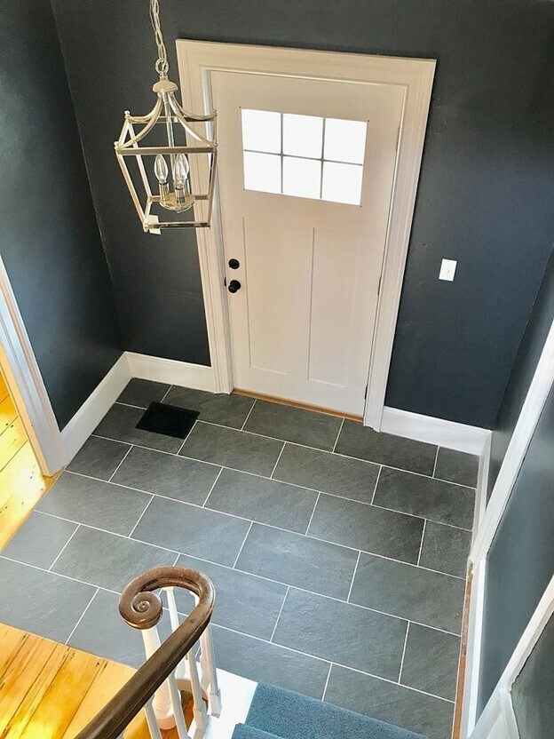 Beautiful Foyer - 62 Lime St
