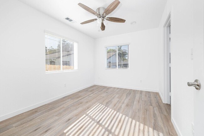 Building Photo - West 3rd