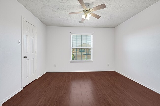 Building Photo - 16106 Greenport Ln