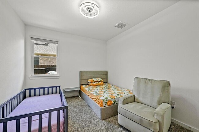 Building Photo - 2037 Wilsons Warbler Dr