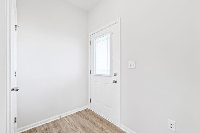 Building Photo - Like New 3 Bedroom Home Walk to DT Clayton!