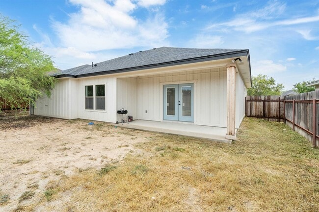 Building Photo - 203 Javier Dr