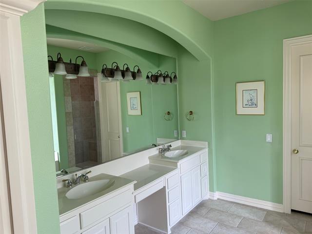 Building Photo - 8421 Orchard Hill Dr