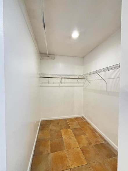 Building Photo - 3919 Wilshire St