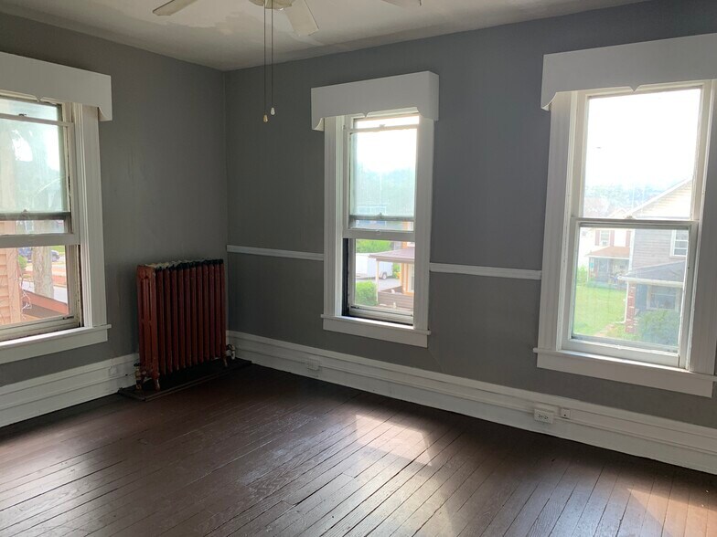 Building Photo - 422 Highland Ave