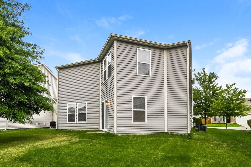 Building Photo - 15433 Destination Dr