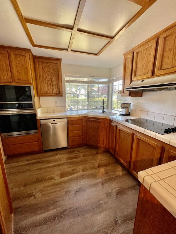 Building Photo - 100 Bittercreek Dr