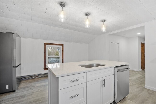 Building Photo - 47 Railroad Ave