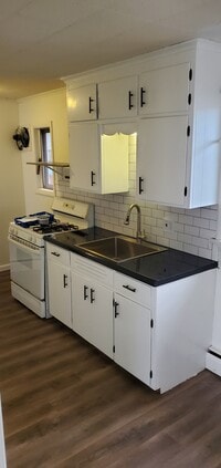 Building Photo - 65 Oberlin St