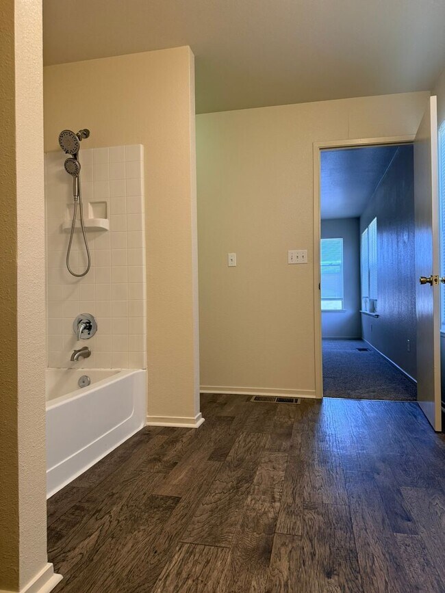 Building Photo - 1277 Sunrise Dr
