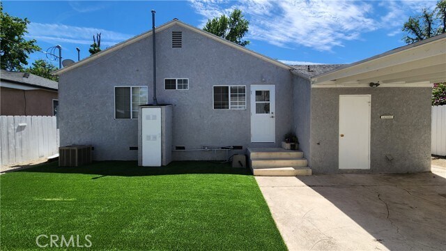 Building Photo - 18009 Bullock St