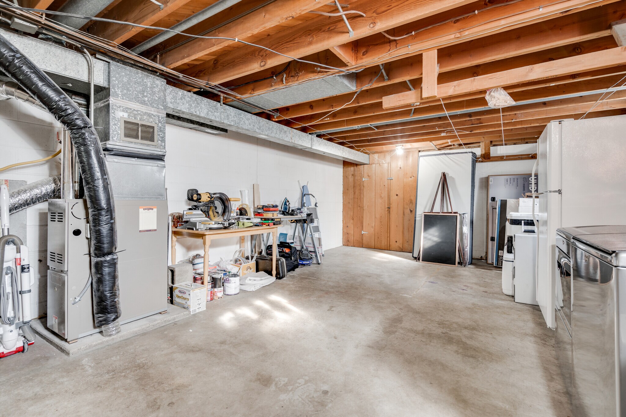 Laundry / Storage Room - 5314 Hiawatha Ln