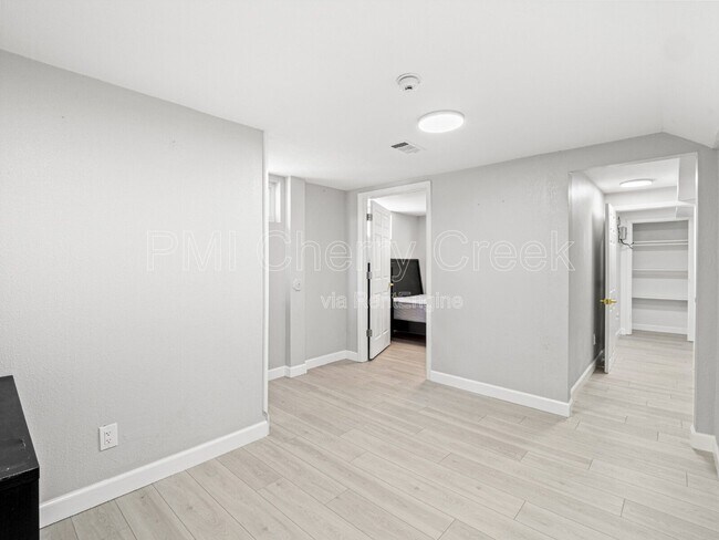 Building Photo - 550 Winona Ct