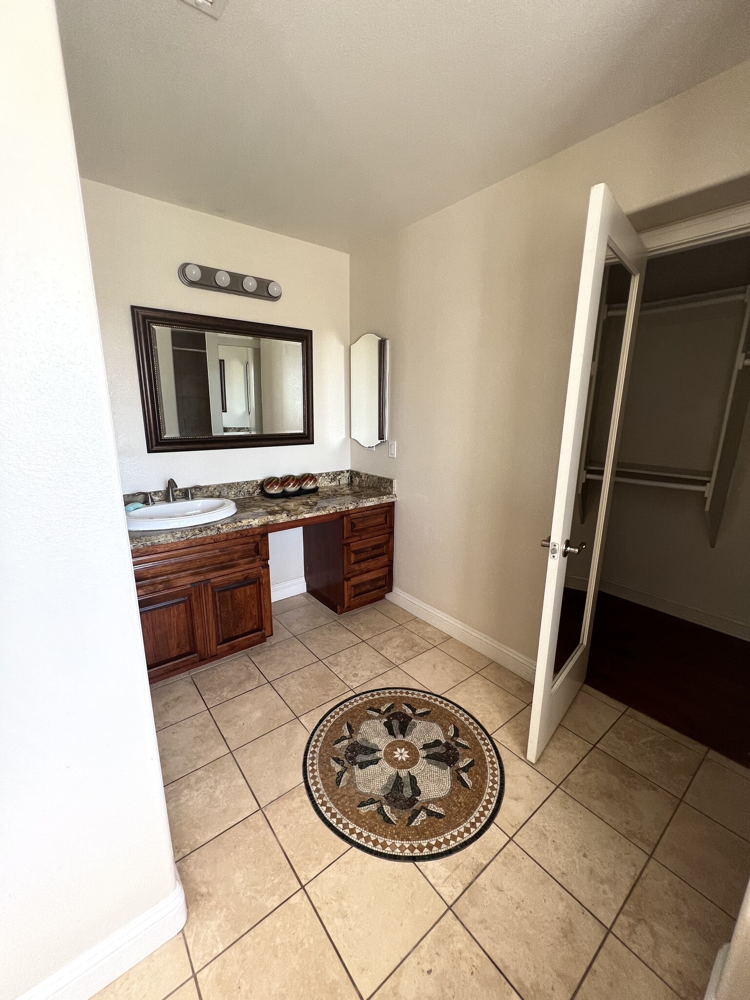 Master bathroom - 1854 Peaceful Ct