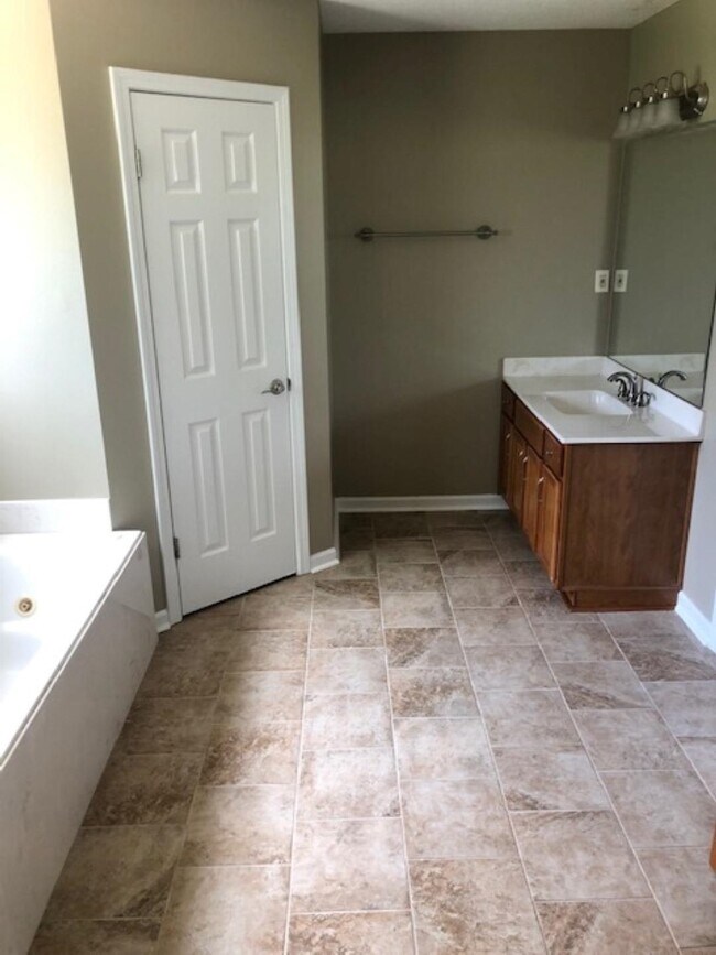 Building Photo - 1386 Milestone Cir