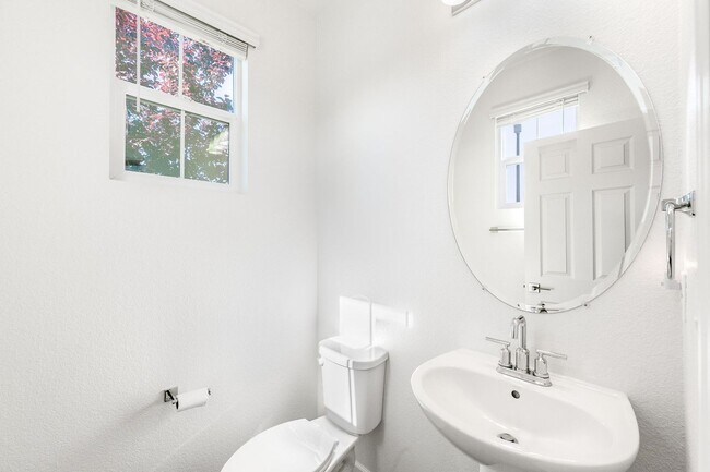 Building Photo - Citrus Heights AMAZING FLOOR-PLAN (Solar) ...