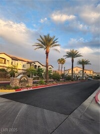 Building Photo - 2291 W Horizon Ridge Pkwy