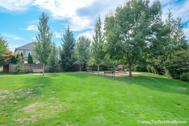 Building Photo - Lovely 4 Bedroom | 2.5 Bathroom | Corner Lot Single Family Home | In Beautiful Orenco Gardens Com...