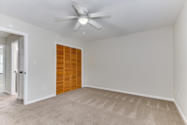 Building Photo - 208 W Buena Vista Ave