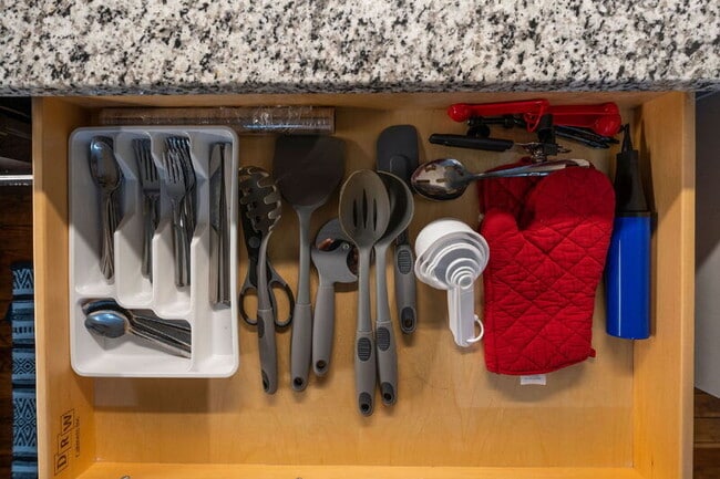 Building Photo - 10 W Main St