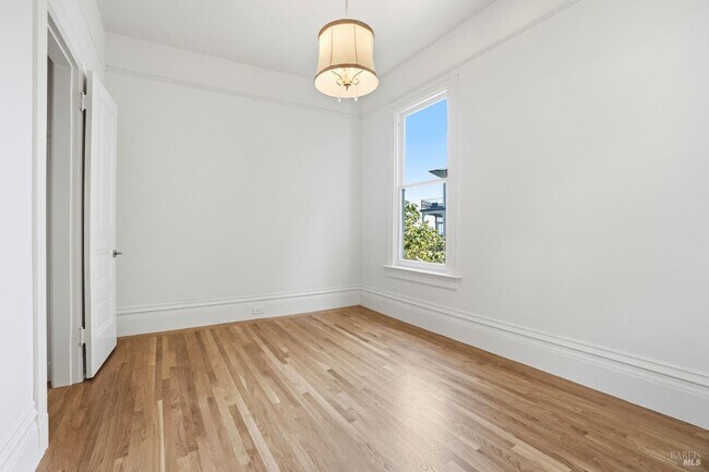 Building Photo - 172 Bella Vista Ave