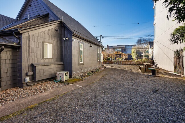 Building Photo - 4124 N Mississippi Ave