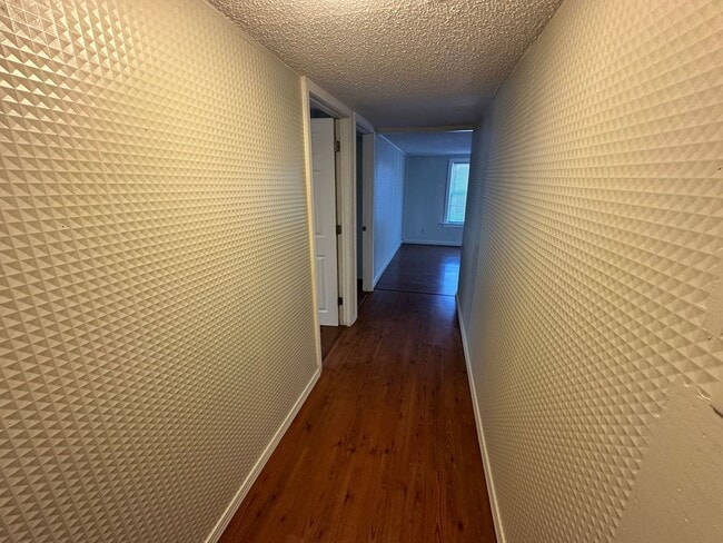 Building Photo - Newly Remodeled 4 Bed, 1 Bath Upstairs Unit in SW OKC! - Move in Deposit-Free! (If Qualified)