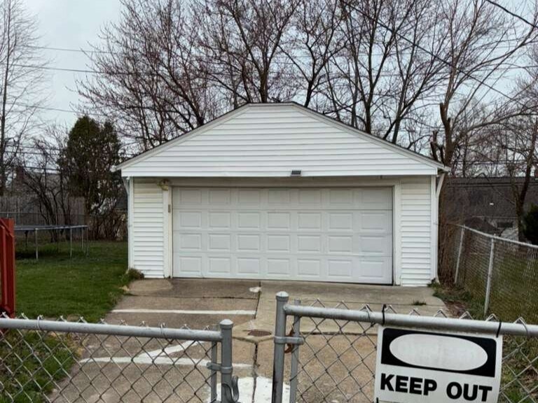 Building Photo - 13201 York Blvd