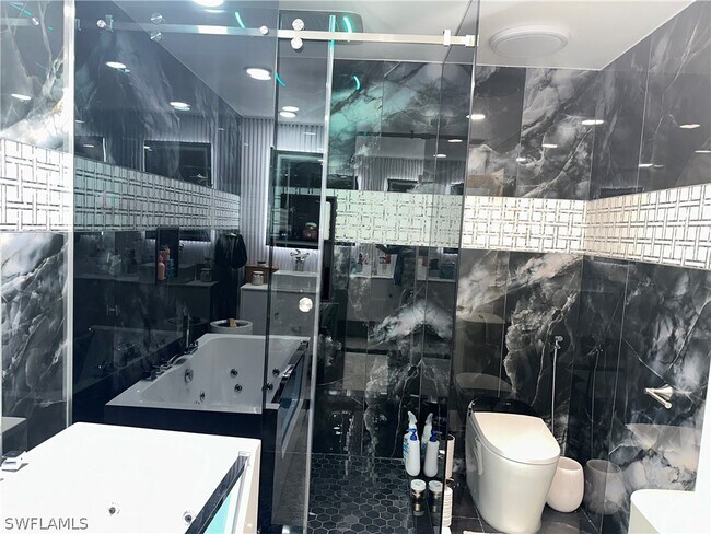 Building Photo - 3417 31st St W