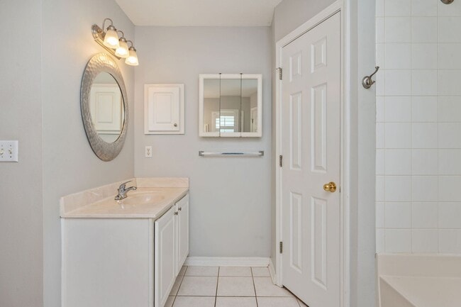 Building Photo - Updated Home in Bluewater Bay!