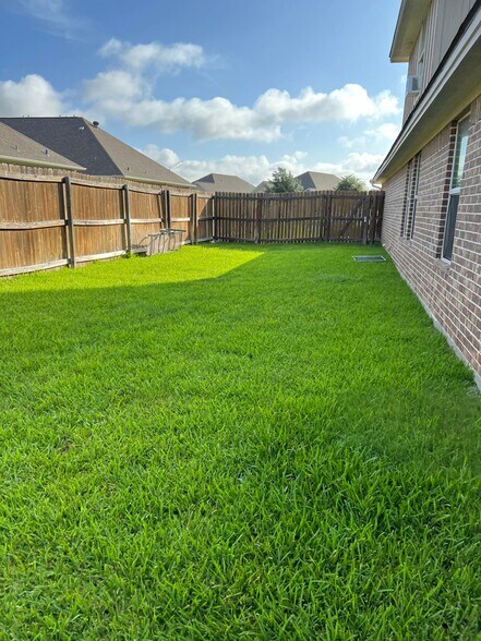 Building Photo - 3601 Davidson Dr