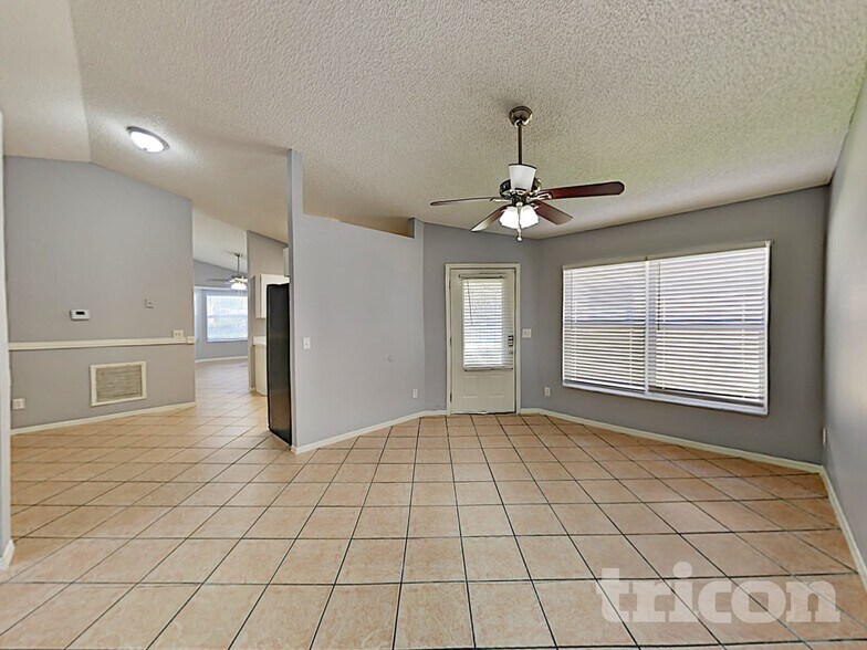 Building Photo - 1225 Shoshanna Dr