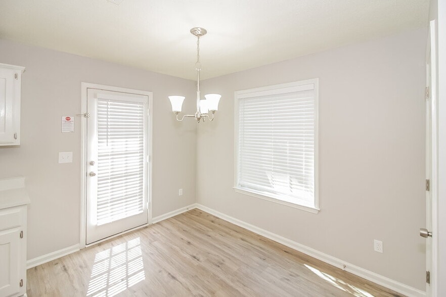 Building Photo - 990 Appling Meadow Dr