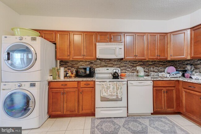 Building Photo - 3713 S George Mason Dr
