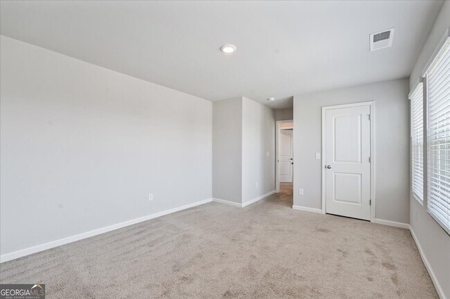 Building Photo - 191 Goodall Woods Dr