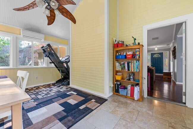 Building Photo - Lakewood rental!