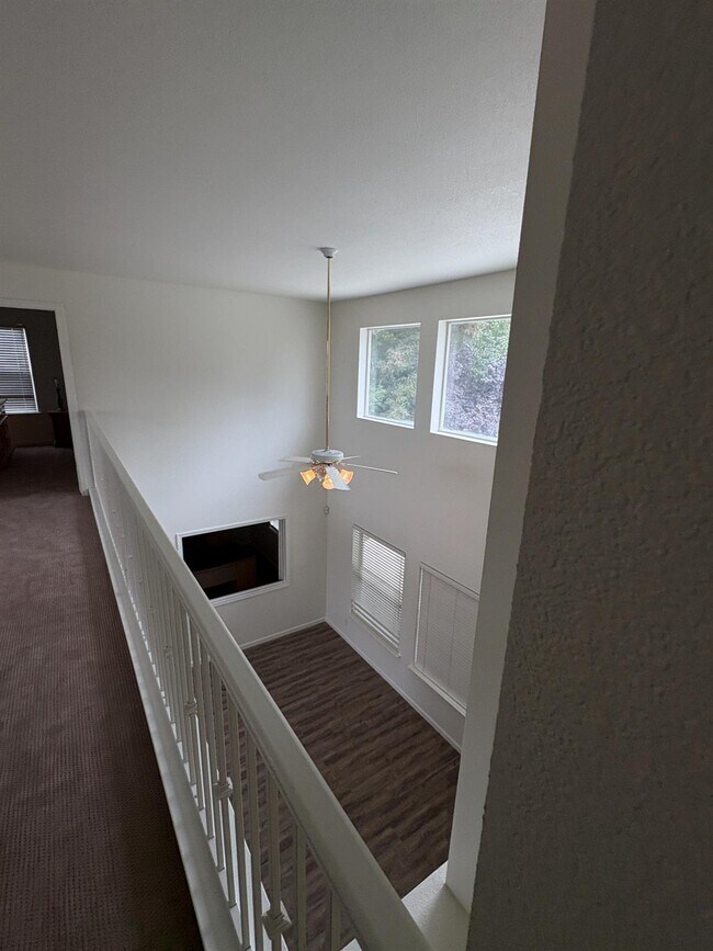 Building Photo - 3437 Greenfield Ave