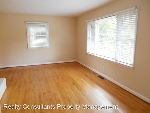 Building Photo - 4 br, 2 bath House - 1701 Elkhart Drive