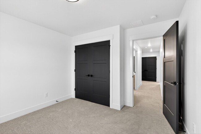 Building Photo - BRAND NEW TOWNHOME IN REXBURG WITH GARAGE