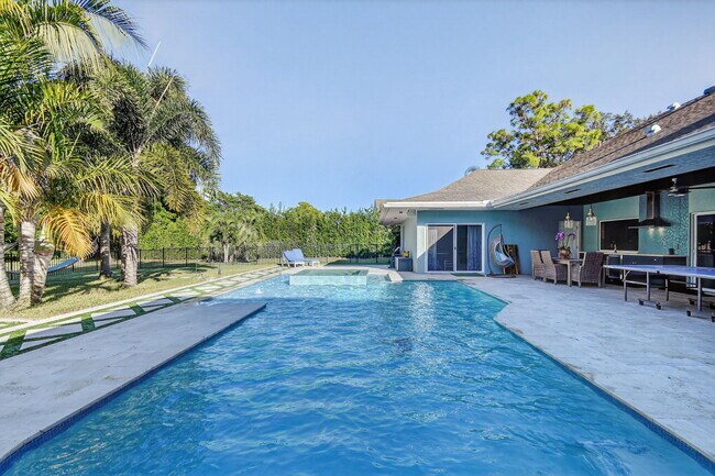 Building Photo - 13172 Doubletree Cir