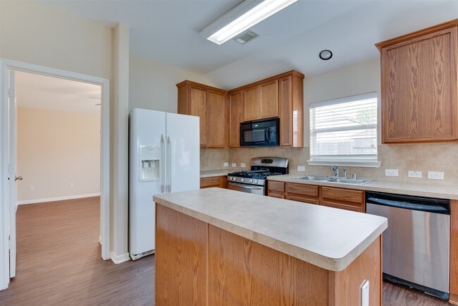 Building Photo - 19310 Golden Cactus Ln