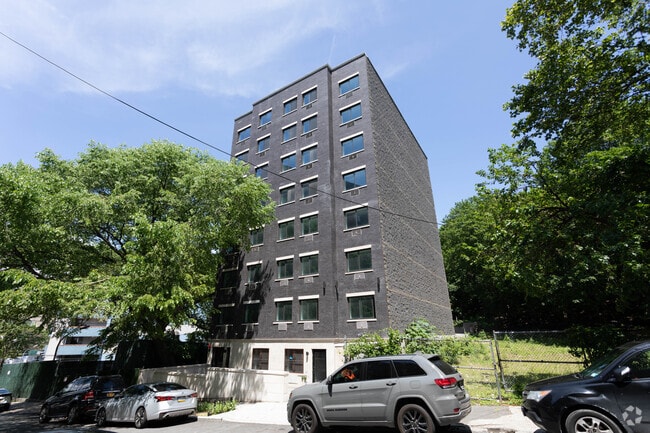 Primary Photo - 167th St